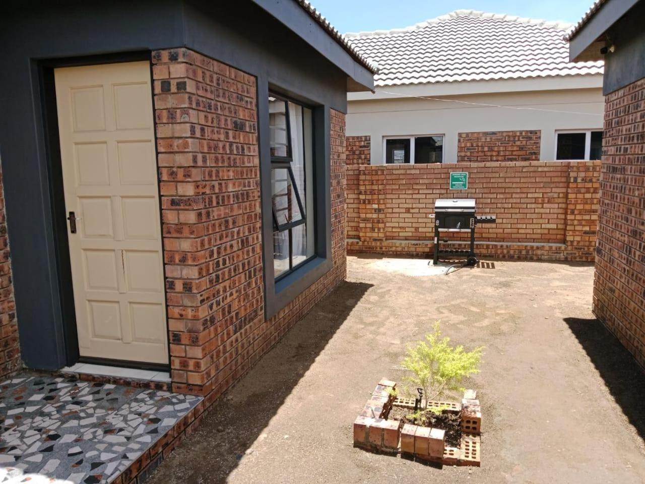 Tshepang *